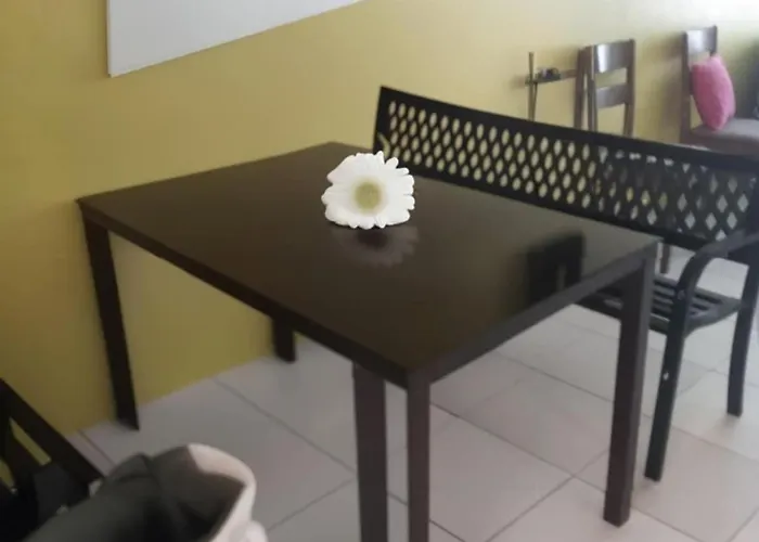 Spacious In Alabang Appartement